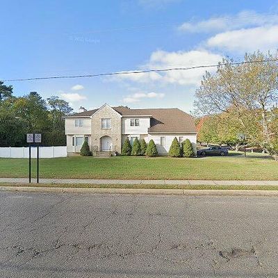 12 Whalepond Rd, Eatontown, NJ 07724