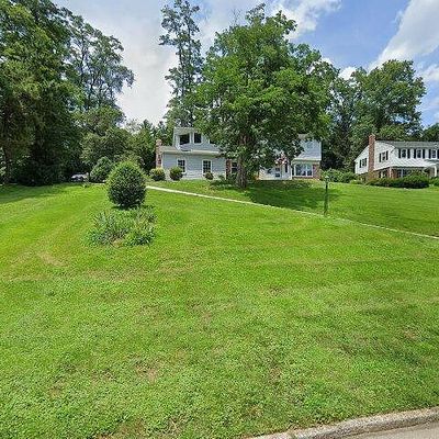 124 Gulph Hills Rd, Wayne, PA 19087