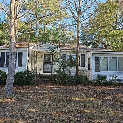 106 Tucwal St, Thomasville, GA 31792