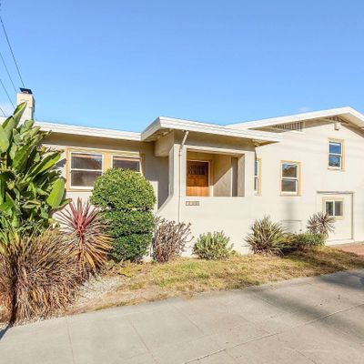 1100 Bayview Ave, Oakland, CA 94610