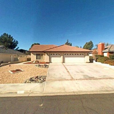 13000 Palos Grande Dr, Victorville, CA 92395