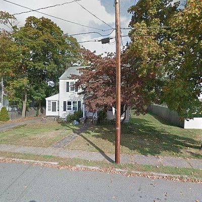 14 Orchard St, Bloomingdale, NJ 07403