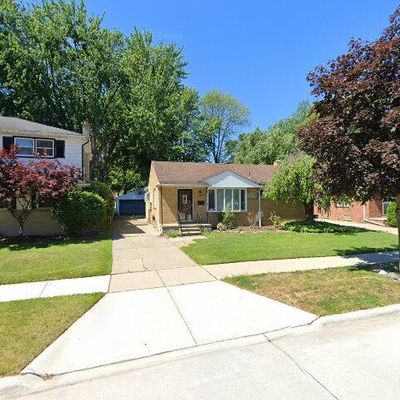 22648 Englehardt St, Saint Clair Shores, MI 48080