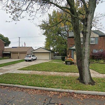 2056 23 Rd St, Wyandotte, MI 48192