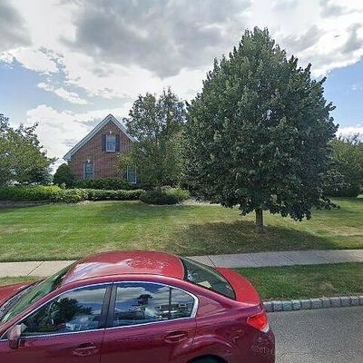 29 Linwood Dr, Monroe Township, NJ 08831