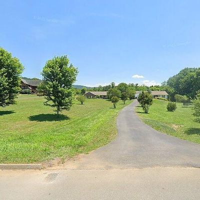 2963 English Hills Dr, Sevierville, TN 37876