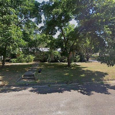 301 Morris Dr, Longview, TX 75602