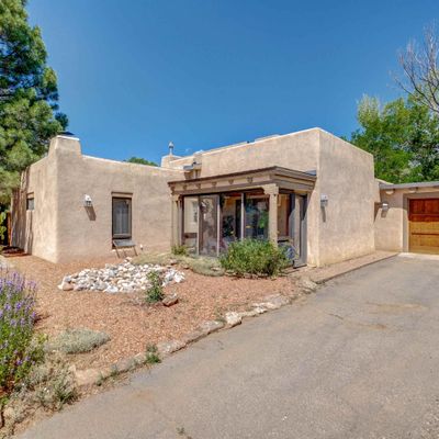 305 N Trapper Rd, Taos, NM 87571