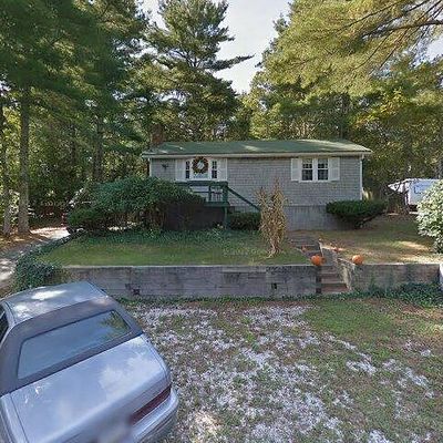 32 Shore Dr, Forestdale, MA 02644