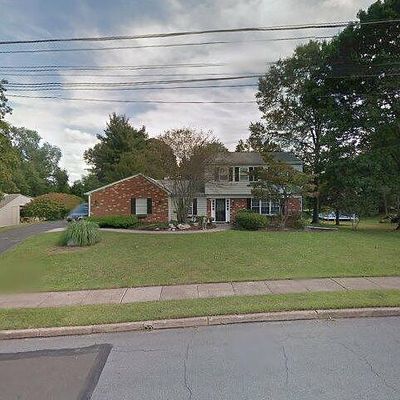 4175 Thistlewood Rd, Hatboro, PA 19040