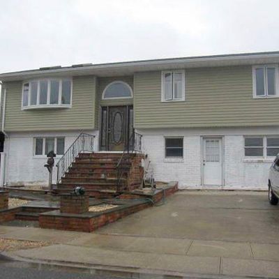 440 Reina Rd, Oceanside, NY 11572