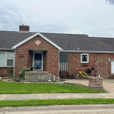 610 E Madison St, Morton, IL 61550