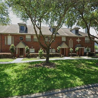 1307 El Camino Village Dr, Houston, TX 77058