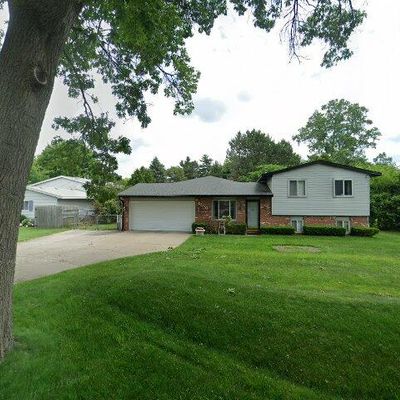 1350 Whitney Rd, Waterford, MI 48328