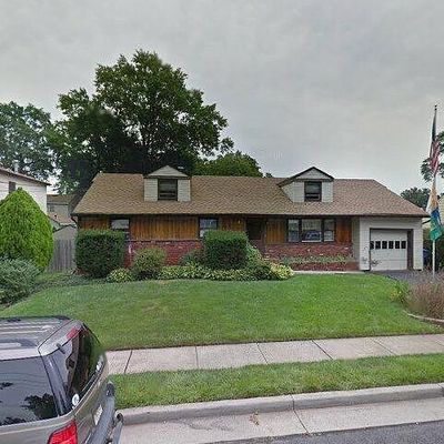 14 Chase Ave, Avenel, NJ 07001