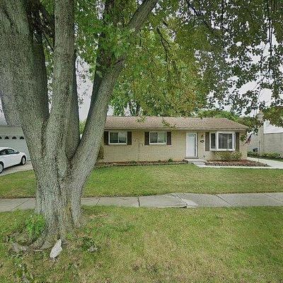 14323 Ziegler St, Taylor, MI 48180