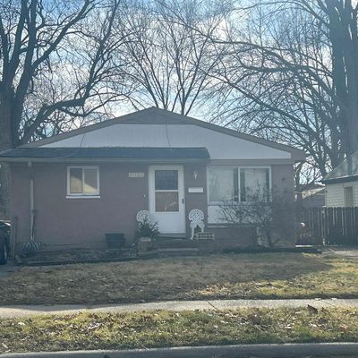 21722 Elizabeth St, Saint Clair Shores, MI 48080