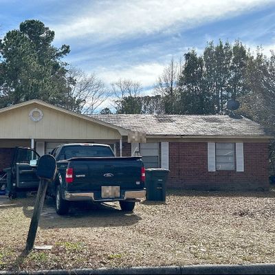 219 Deerwood Dr, Hinesville, GA 31313