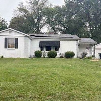 3 Glen Grv, Belleville, IL 62226