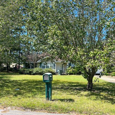 352 Dreamland St, Jesup, GA 31545