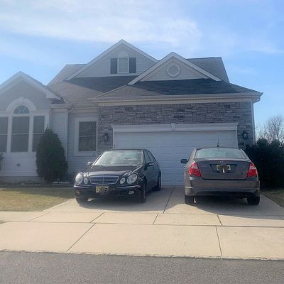 37 Ridgway Dr, Bordentown, NJ 08505