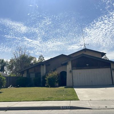 3701 Seligman Dr, Bakersfield, CA 93309