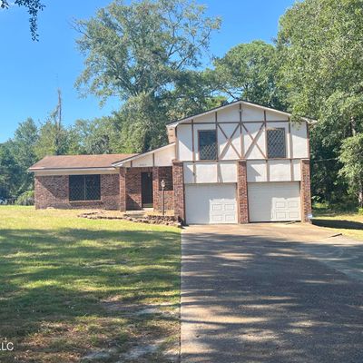 4025 Hillview Dr, Moss Point, MS 39563