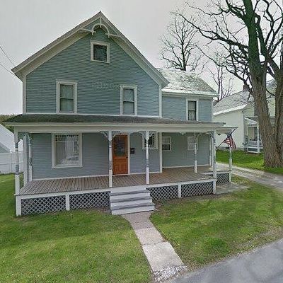 9 Cain St, Proctor, VT 05765