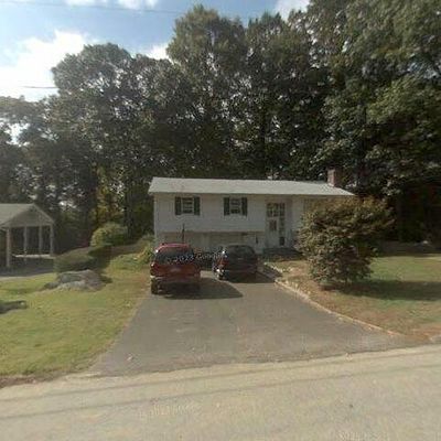 9 Parkwood Dr, Gales Ferry, CT 06335