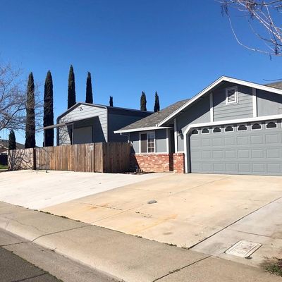 747 Twin Hills Dr, Galt, CA 95632