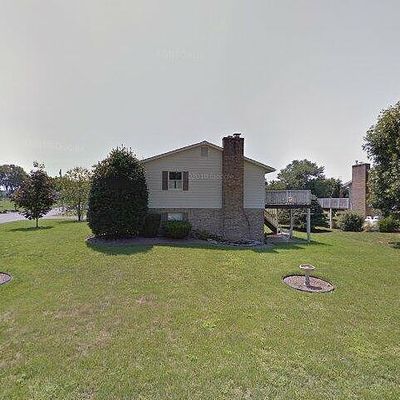 785 E Side Dr, Greencastle, PA 17225