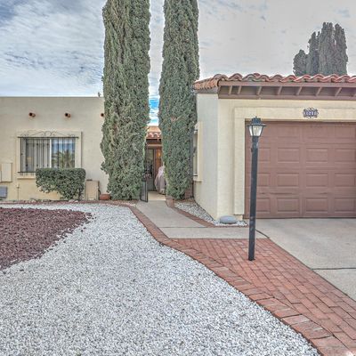 1211 W Calle Ramiro, Green Valley, AZ 85622