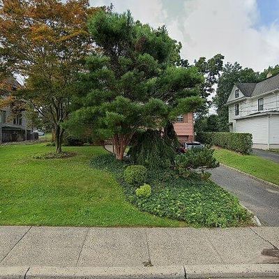 19 W Bradford Ave, Cedar Grove, NJ 07009