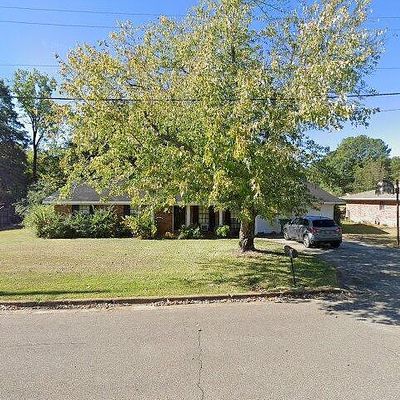 2311 Redbud Ln, Tupelo, MS 38801