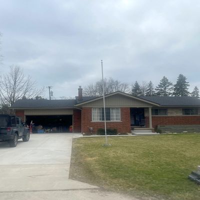 24404 Chelsea St, Clinton Township, MI 48036