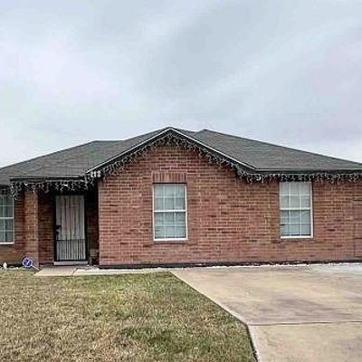 212 Caramel Dr, Alamo, TX 78516