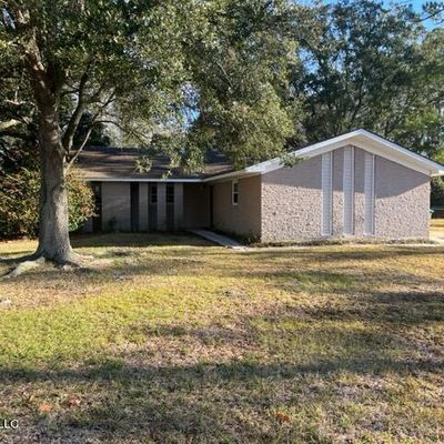 2736 Bayou Oaks Dr, Gautier, MS 39553