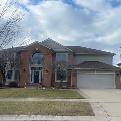 49887 Willowood Dr, Macomb, MI 48044