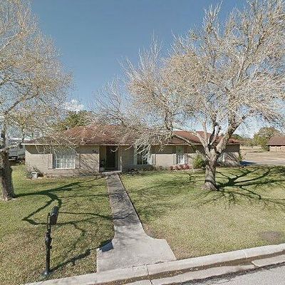 701 Partridge Ln, Eagle Lake, TX 77434