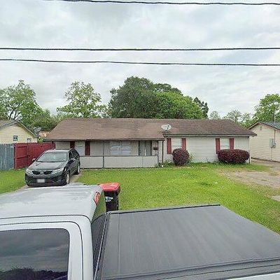 115 Ward Rd, Baytown, TX 77520