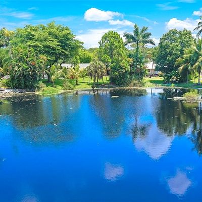 1245 8 Th Ter N, Naples, FL 34102