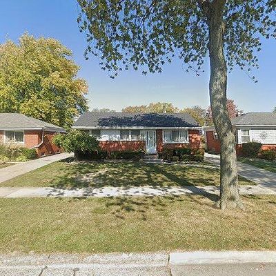 19801 Sherry St, Saint Clair Shores, MI 48081