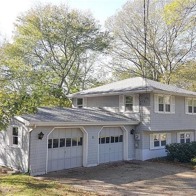 17 Van Tassel Dr, Gales Ferry, CT 06335