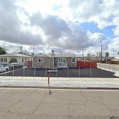 233 Elmwood Ave, Hemet, CA 92543