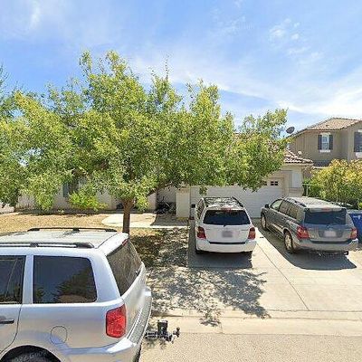 2573 E Muncie Ave, Fresno, CA 93720