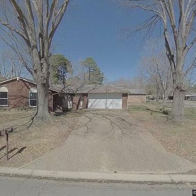 314 Club Ln, Conway, AR 72034