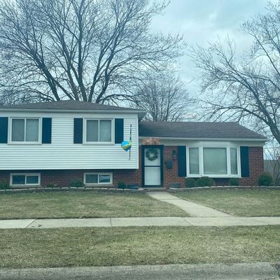 31753 Nelson Dr, Warren, MI 48088