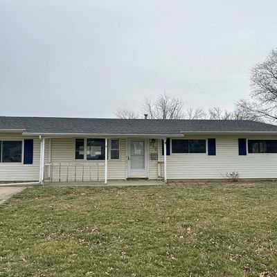 332 Welch Dr, Lincoln, IL 62656