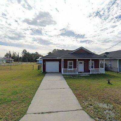 410 E North Carolina Ave, Hastings, FL 32145