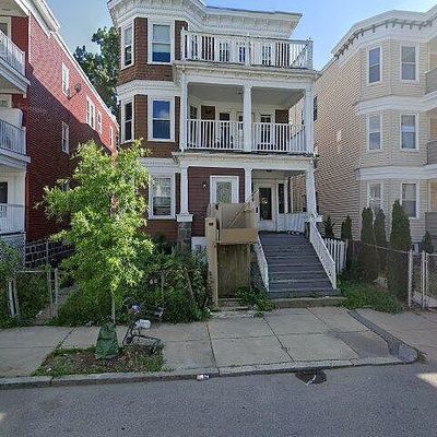 42 Johnston Rd, Dorchester Center, MA 02124